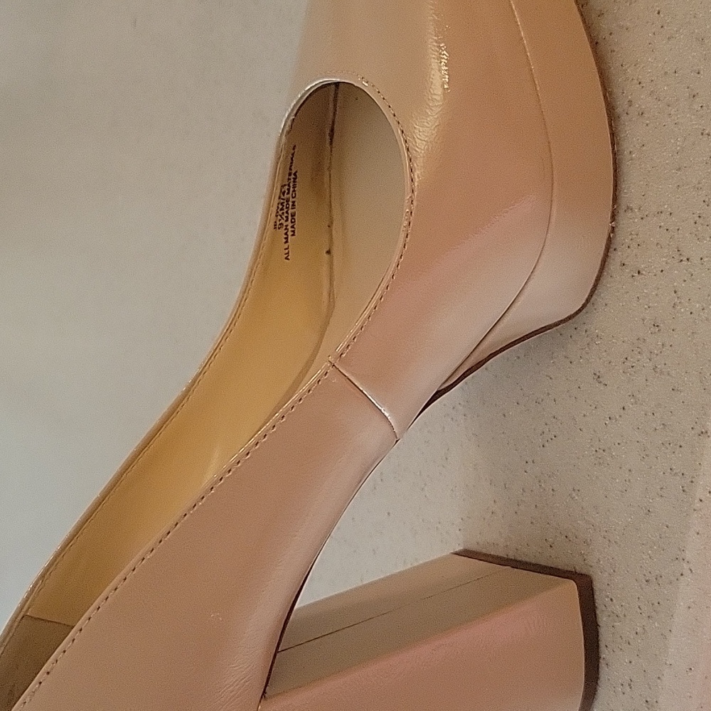 Elegant Nude Pumps Worn Once - Picture 6 of 8
